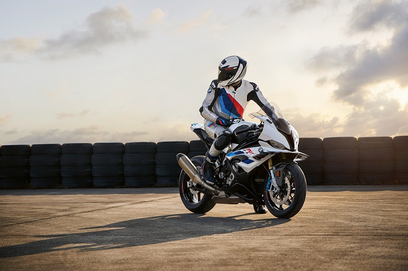 BMW S1000RR gets first major update since 2019 with new aero, more power  and clever slide control tech